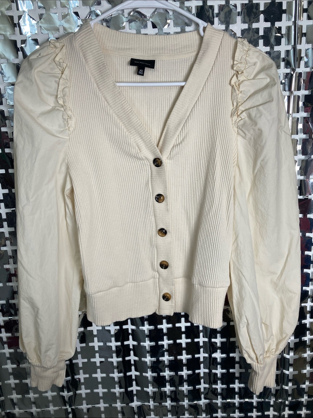 Who What Wear Cream Ribbed V-Neck Cardigan with Puff Sleeves
